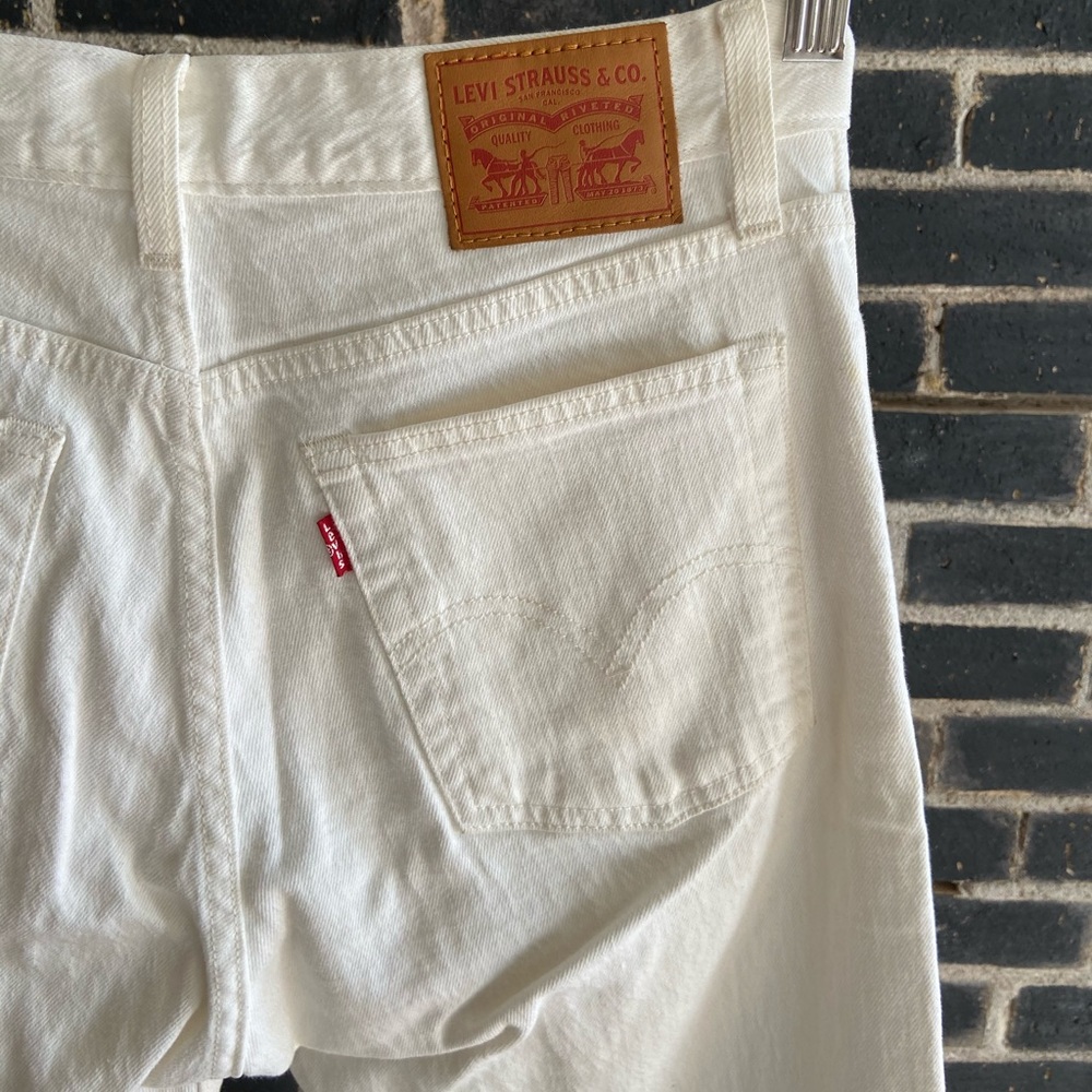 Levi's White Straight Leg Women's Jeans